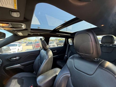 Used 2021 Jeep Cherokee Latitude Lux 80th Anniv w/ Quick Order Package 26U 80TH image 12