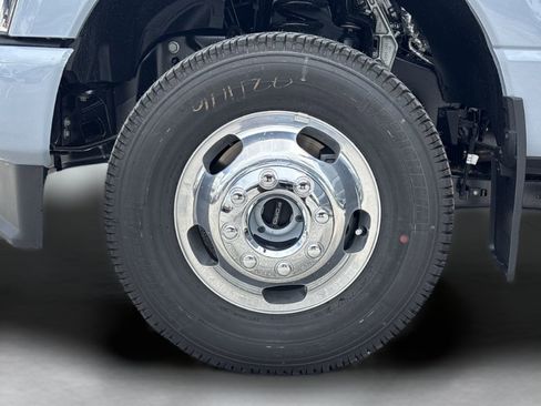 New 2026 Ford F350 Platinum image 36