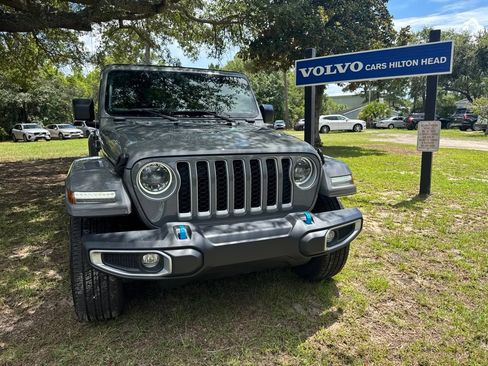 Used 2023 Jeep Wrangler Unlimited Sahara w/ Cold Weather Group AWD/4WD image 2