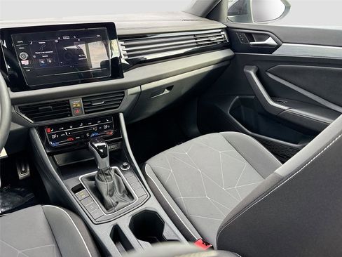 Used 2025 Volkswagen Jetta Sport FWD image 22