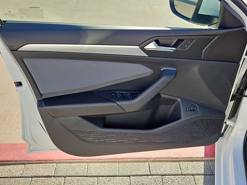 New 2026 Volkswagen Jetta SE image 12