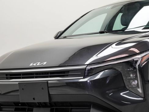 Used 2025 Kia K4 FWD image 2