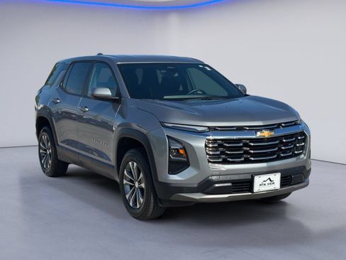 Used 2025 Chevrolet Equinox LT FWD image 5