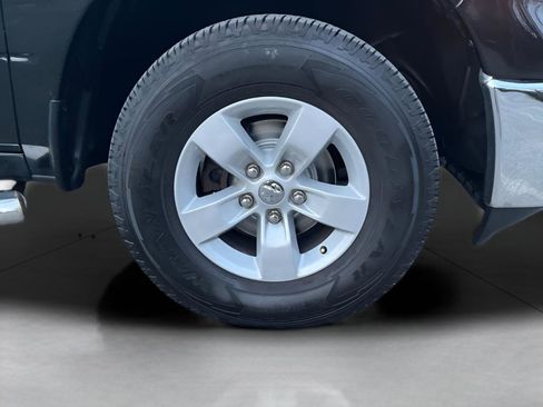 Used 2018 RAM 1500 Classic SLT image 2