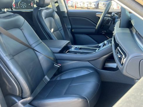 New 2026 Lincoln Aviator AWD image 9