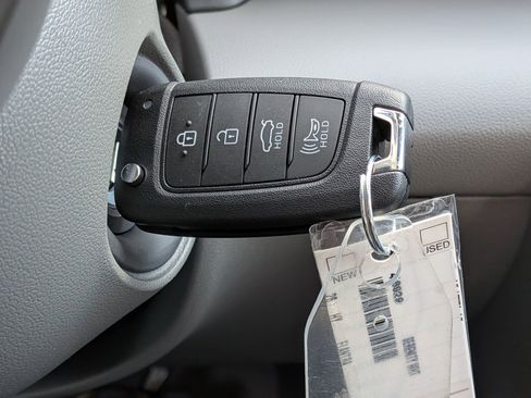 New 2026 Hyundai Elantra SE image 13