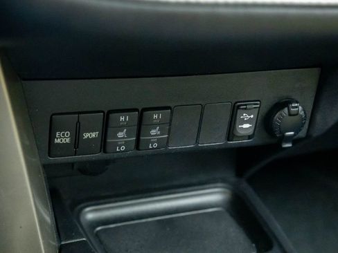 Used 2013 Toyota RAV4 Limited image 23