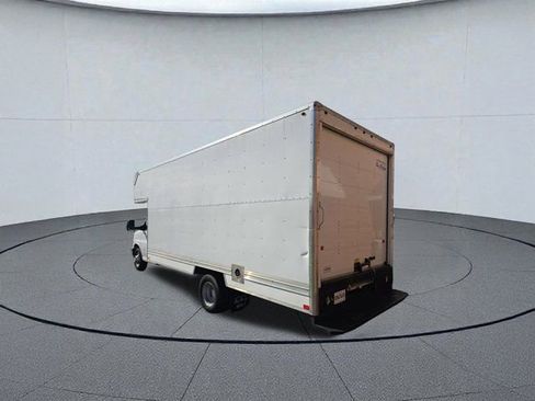 Used 2018 Chevrolet Express 3500 Extended w/ Power Convenience Package image 3