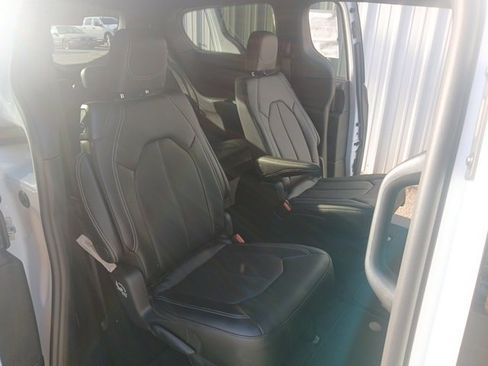 New 2026 Chrysler Pacifica Select image 27