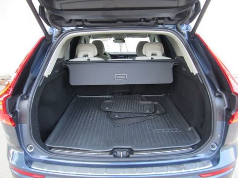 Used 2023 Volvo XC60 B5 Plus w/ Protection Package Premier image 27
