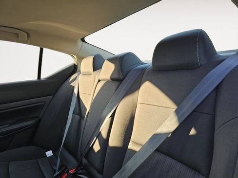 Used 2023 Nissan Altima 2.5 SV AWD/4WD image 19