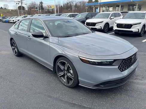 Used 2023 Honda Accord Sport image 1