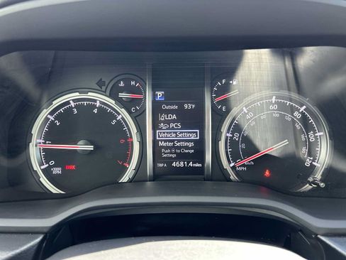 Used 2021 Toyota 4Runner Venture AWD/4WD image 10
