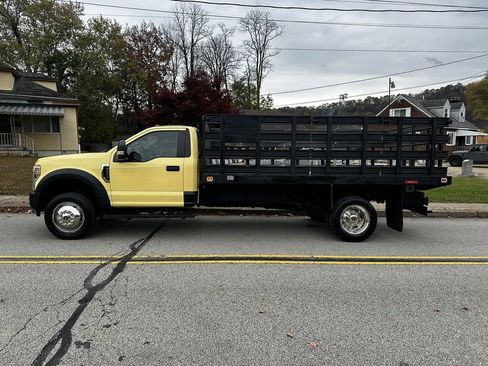 Used 2019 Ford F550 2WD Regular Cab Super Duty image 2