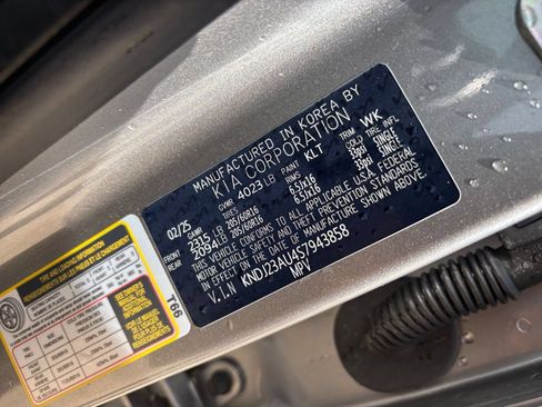 Used 2025 Kia Soul LX w/ LX Technology Package FWD image 27