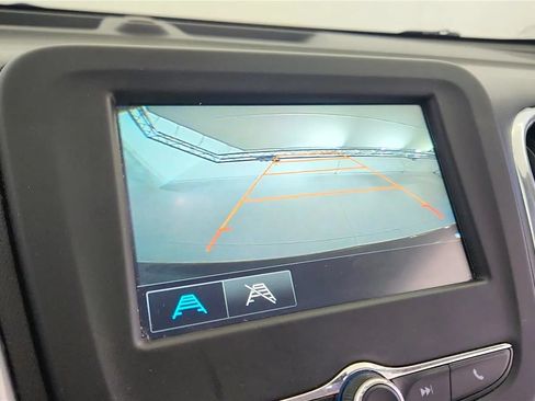 Used 2018 Chevrolet Equinox LS FWD image 29