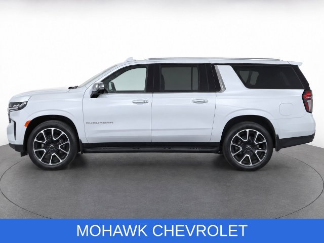 Used 2023 Chevrolet Suburban Premier AWD/4WD image 7