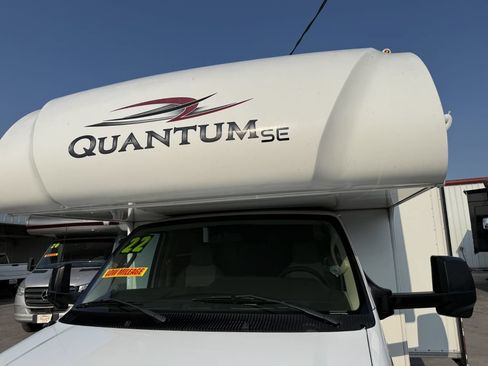 Used 2021 Ford E-450 and Econoline 450 Super Duty w/ Motorhome Prep Package RWD image 4