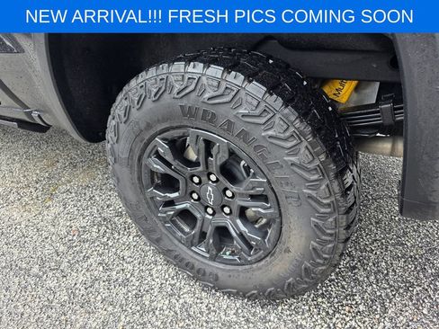 Used 2025 Chevrolet Silverado 1500 ZR2 w/ Technology Package AWD/4WD image 7