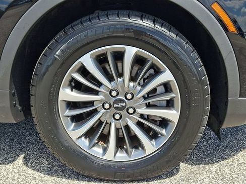 Used 2023 Lincoln Nautilus Reserve AWD/4WD image 8