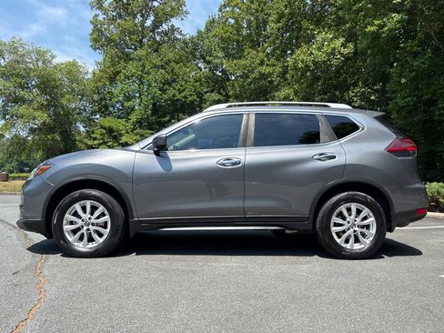 Used 2020 Nissan Rogue SV AWD/4WD image 2