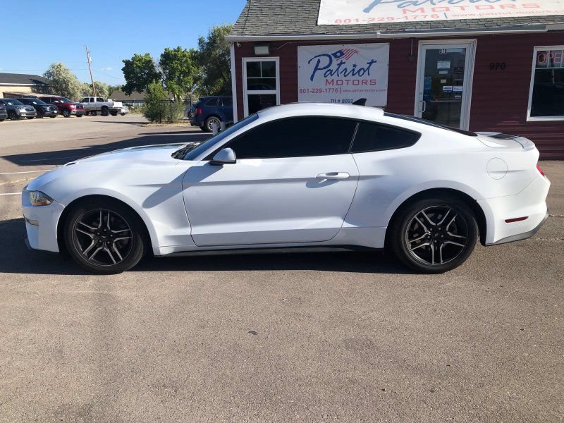 Used 2022 Ford Mustang Premium w/ Ford Safe & Smart Package RWD image 3