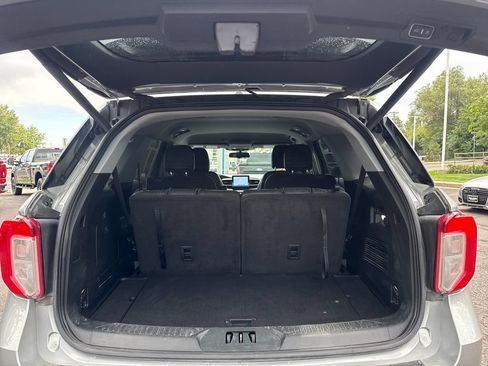 Certified 2023 Ford Explorer XLT w/ Equipment Group 202A AWD/4WD image 8