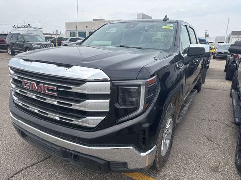 Used 2023 GMC Sierra 1500 SLE w/ Enhanced Capability Package image 2