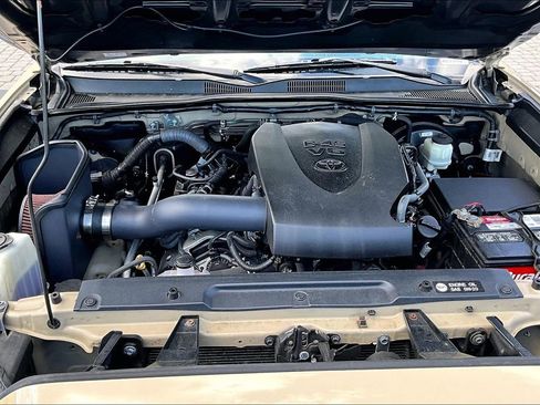 Used 2016 Toyota Tacoma TRD Off-Road w/ Towing Package image 30