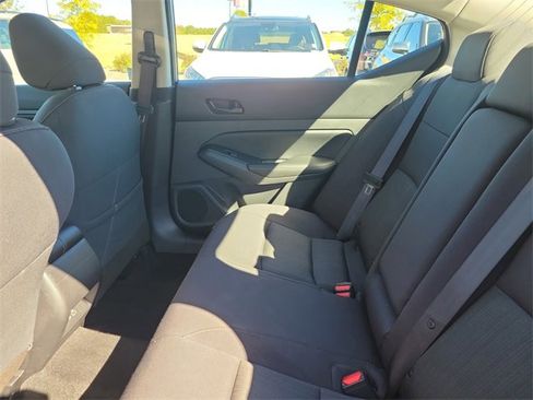 Used 2024 Nissan Altima 2.5 SV image 13