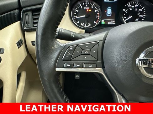 Used 2017 Nissan Rogue SL image 27