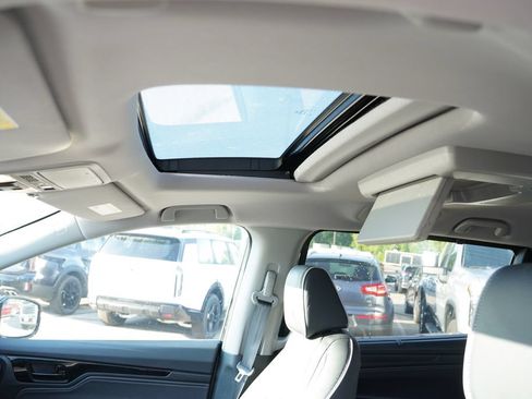Used 2024 Honda Odyssey Elite image 6