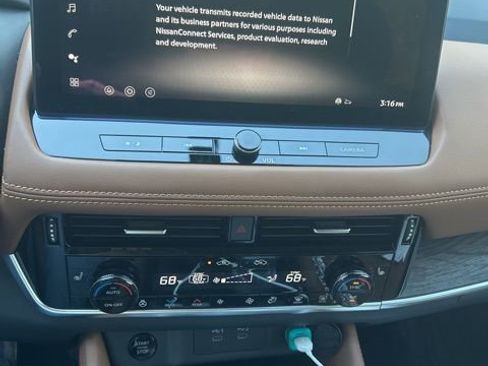 Certified 2026 Nissan Rogue Platinum w/ Platinum Premium Package image 14