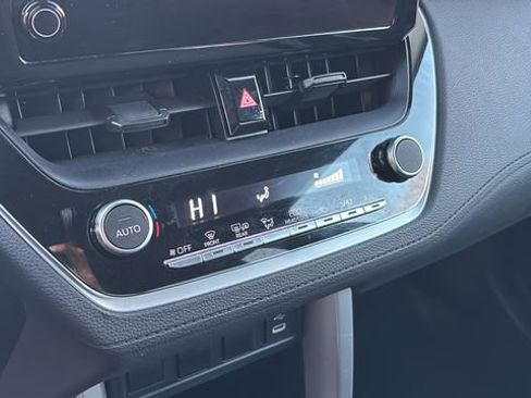 Used 2024 Toyota Corolla Cross LE image 19