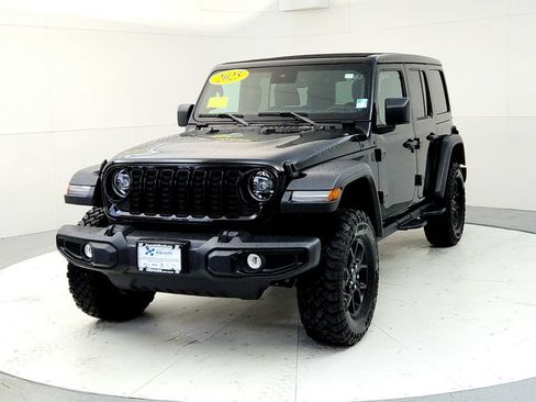 Used 2025 Jeep Wrangler Unlimited Sport AWD/4WD image 2