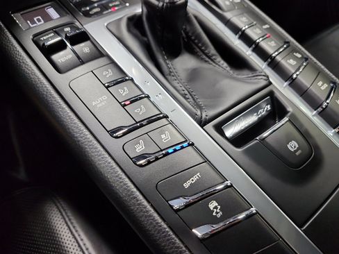Used 2018 Porsche Macan AWD/4WD image 20