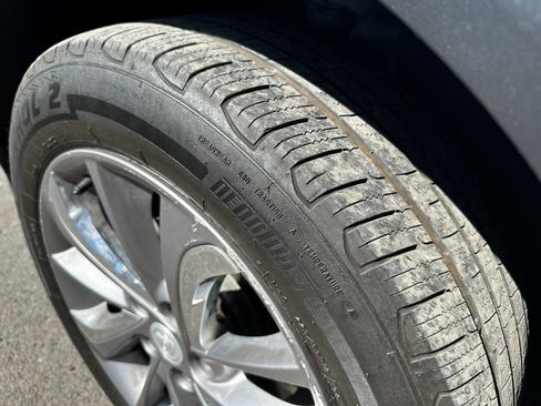 Used 2021 Buick Encore GX Essence w/ Experience Buick Package image 16