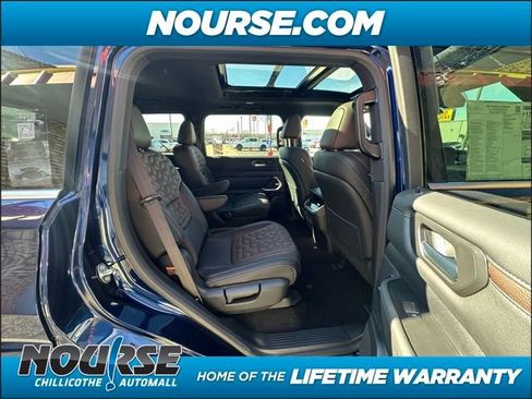 New 2025 Nissan Armada Platinum Reserve image 15