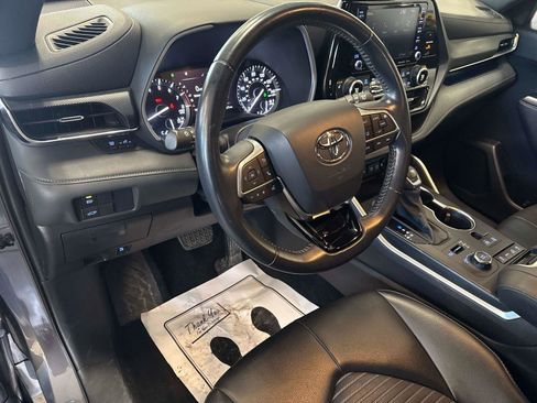Used 2021 Toyota Highlander XSE image 22