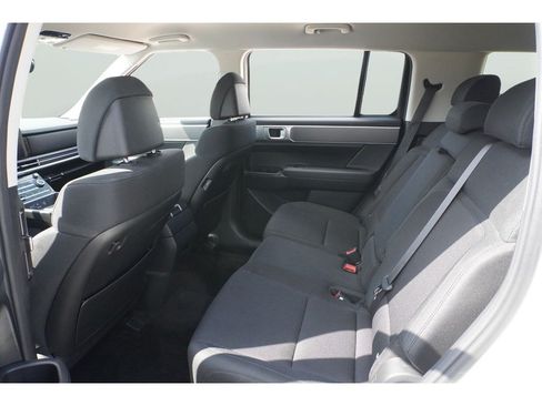 Used 2025 Hyundai Santa Fe SE FWD image 25