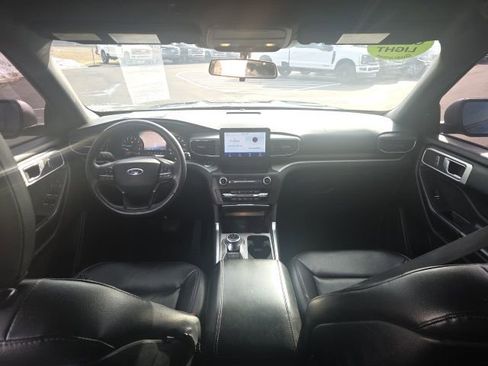 Used 2020 Ford Explorer XLT w/ Equipment Group 202A image 23