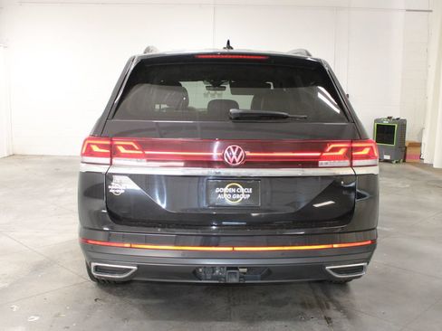 Used 2024 Volkswagen Atlas SE FWD image 8