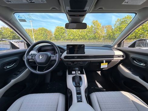 Used 2026 Honda HR-V LX image 11