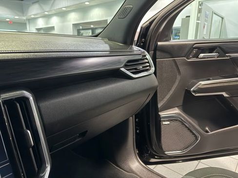 Certified 2025 GMC Acadia Elevation image 24