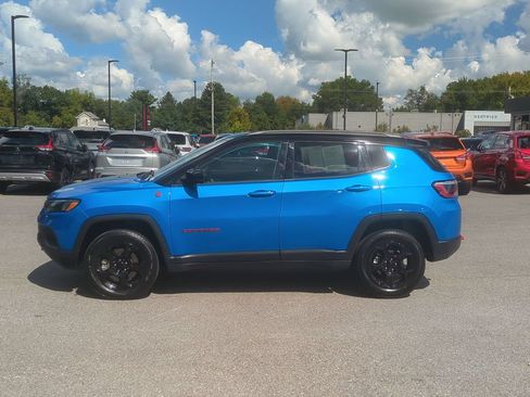 Used 2024 Jeep Compass Trailhawk AWD/4WD image 8