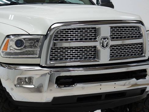 Used 2018 RAM 2500 Laramie AWD/4WD image 9