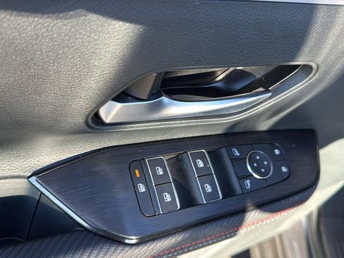 Certified 2025 Nissan Kicks SR image 7