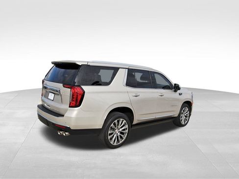 Used 2021 GMC Yukon Denali w/ Denali Premium Package image 4
