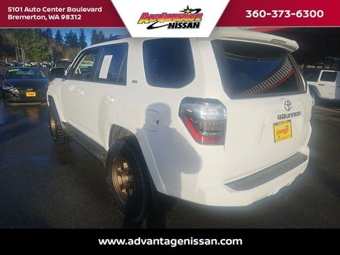 Used 2024 Toyota 4Runner SR5 image 3
