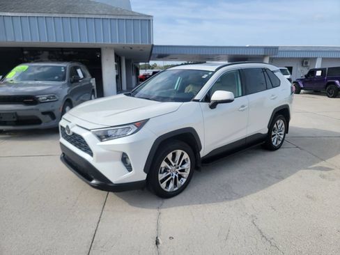 Used 2021 Toyota RAV4 XLE Premium FWD image 1